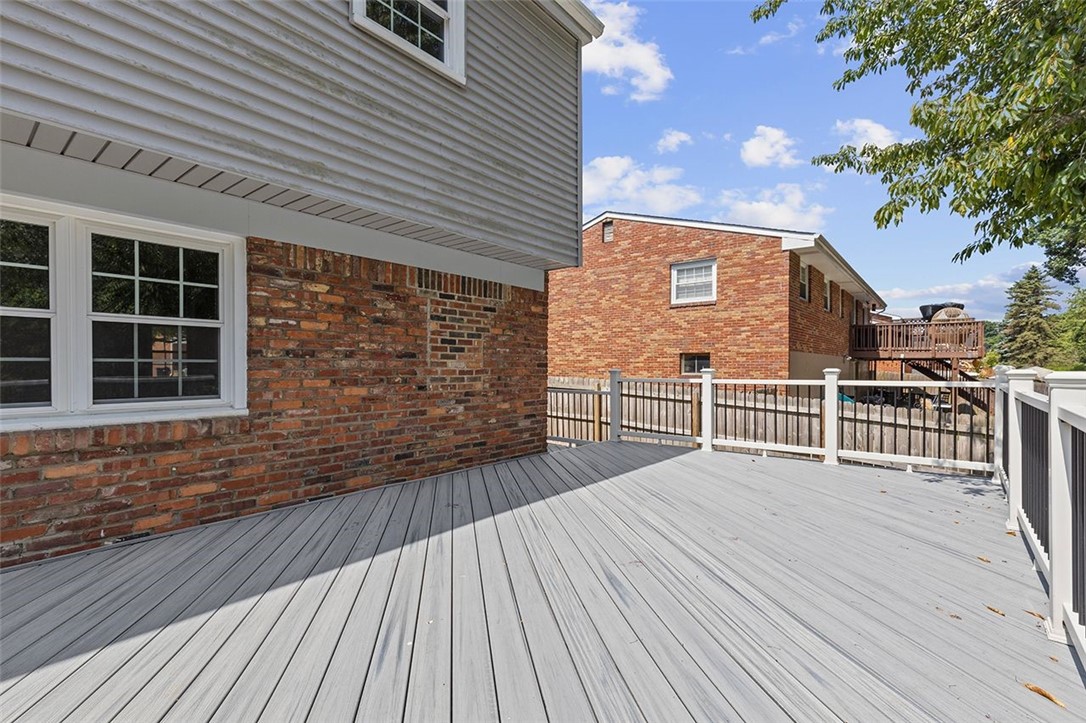 217 Lytton Rd