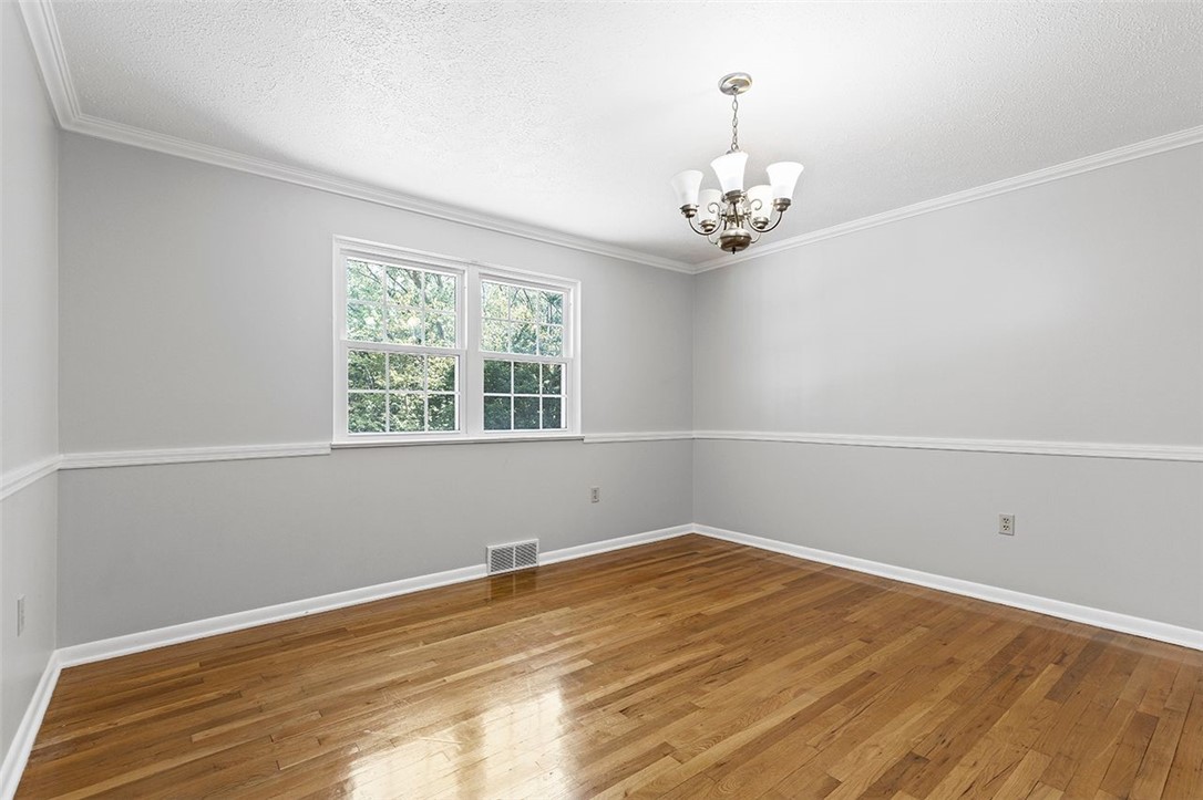 217 Lytton Rd