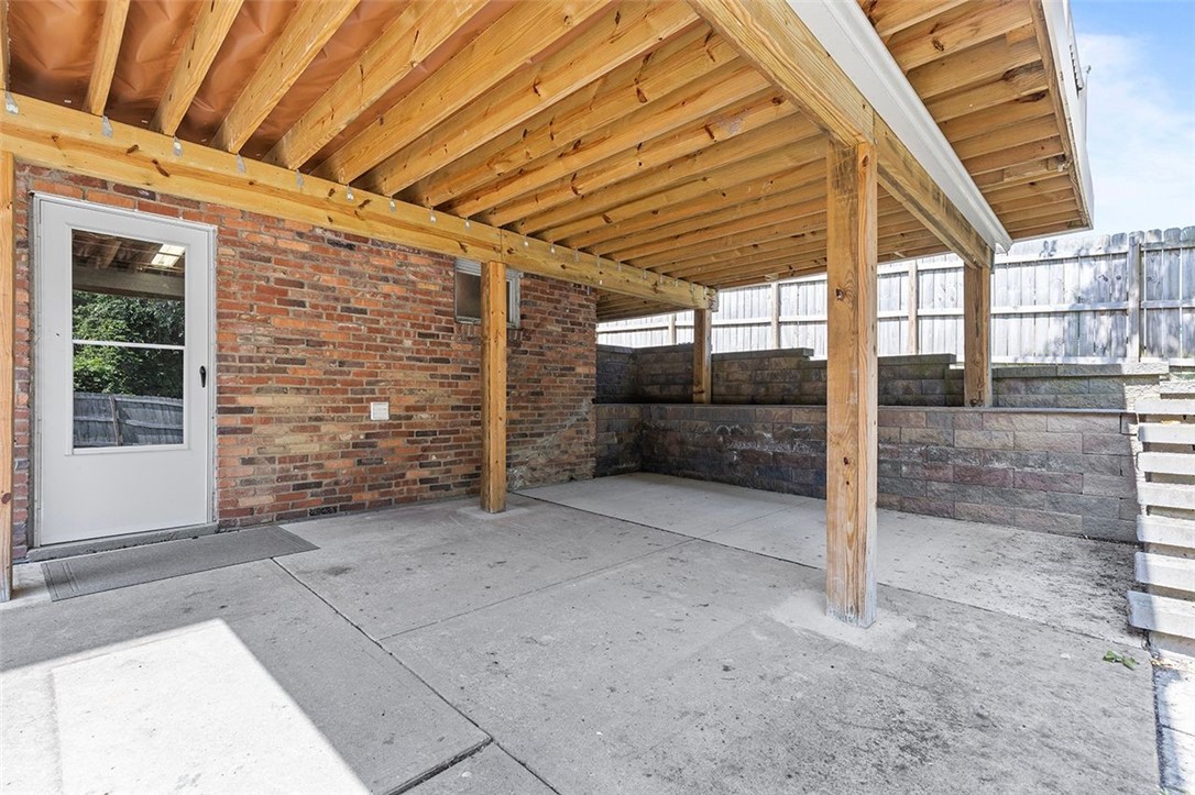 217 Lytton Rd