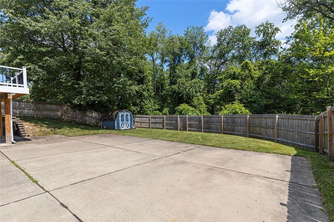 217 Lytton Rd