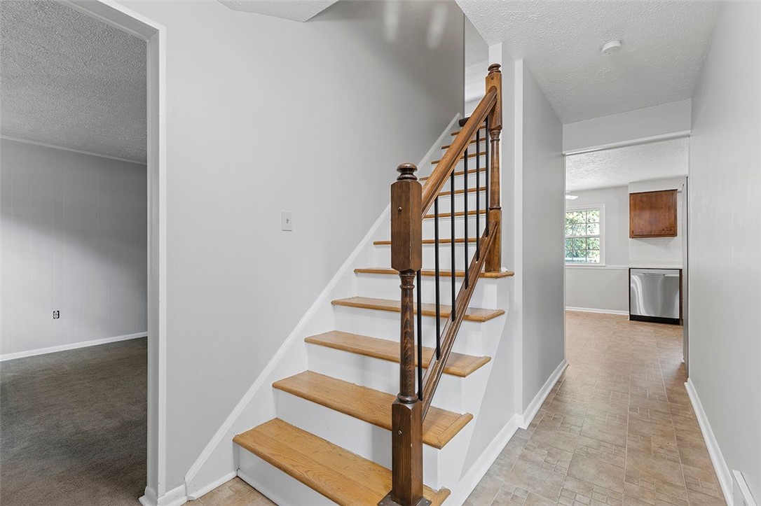 217 Lytton Rd