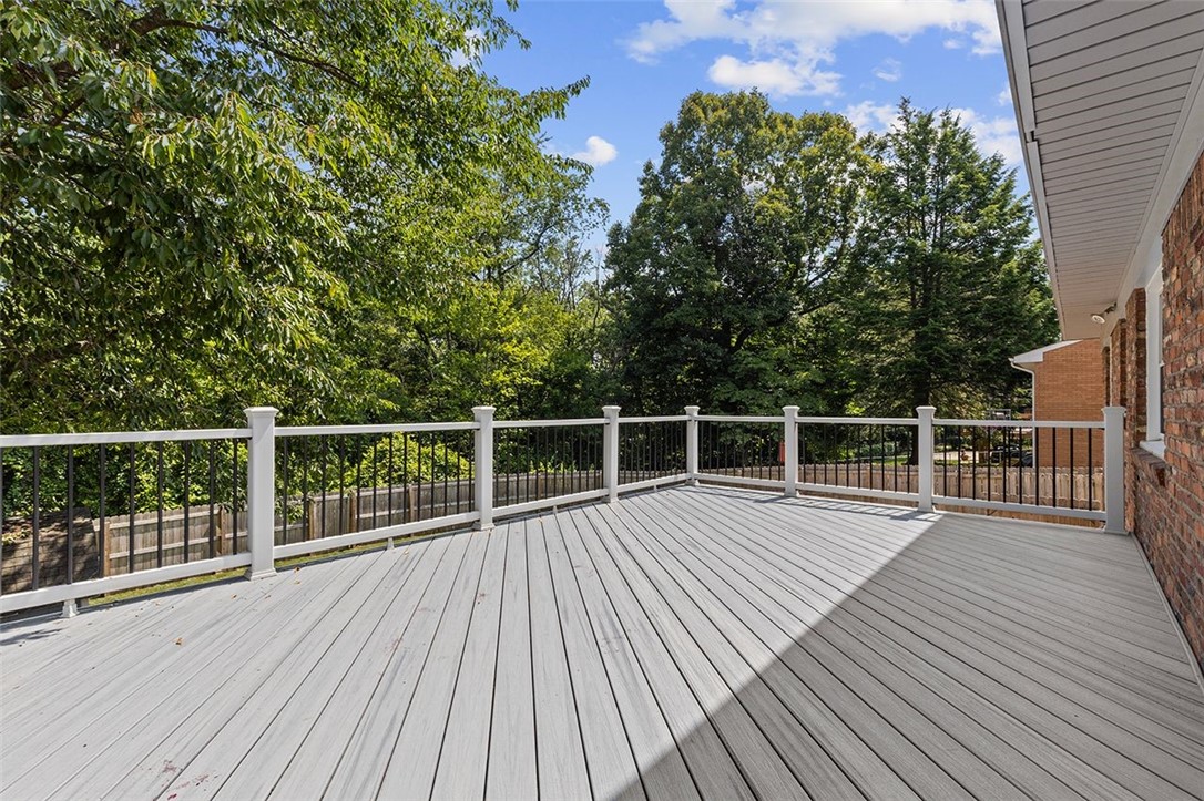 217 Lytton Rd