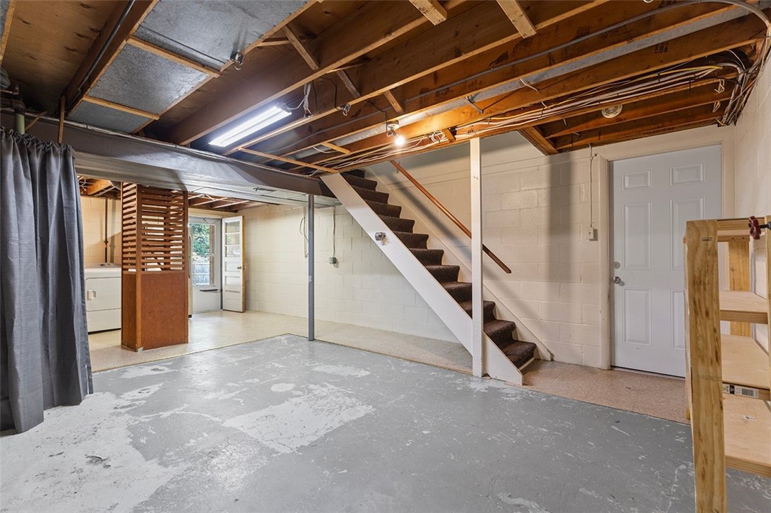 217 Lytton Rd