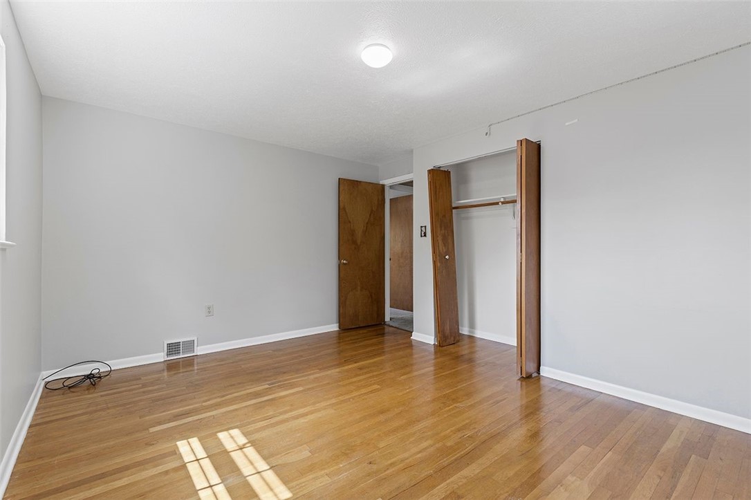 217 Lytton Rd