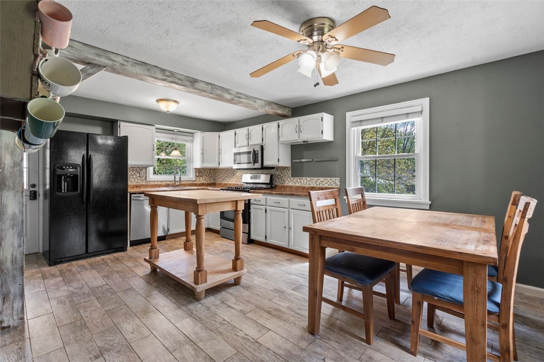 424 Thompson Run Rd