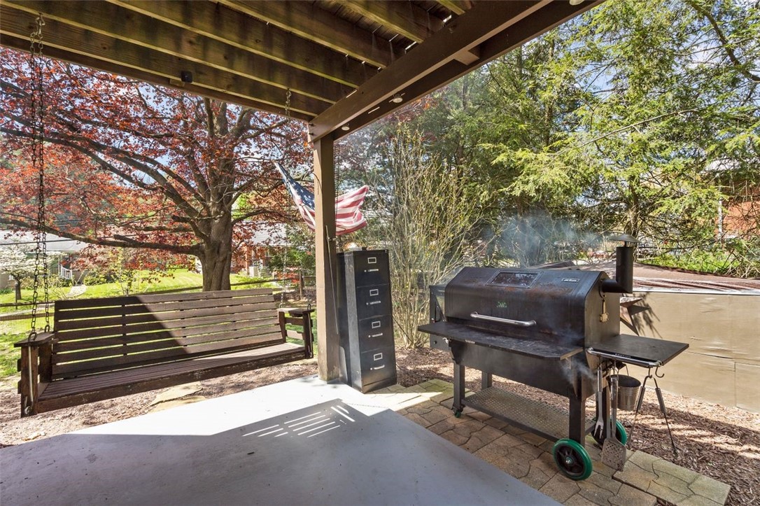 424 Thompson Run Rd