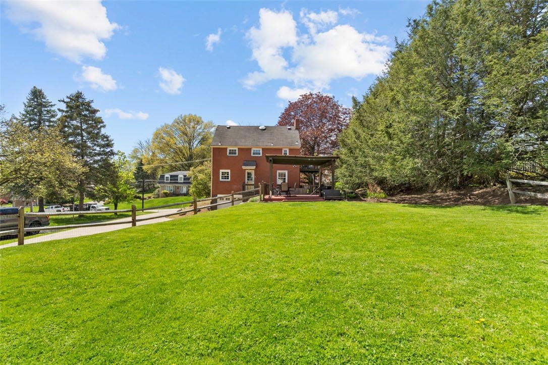 424 Thompson Run Rd
