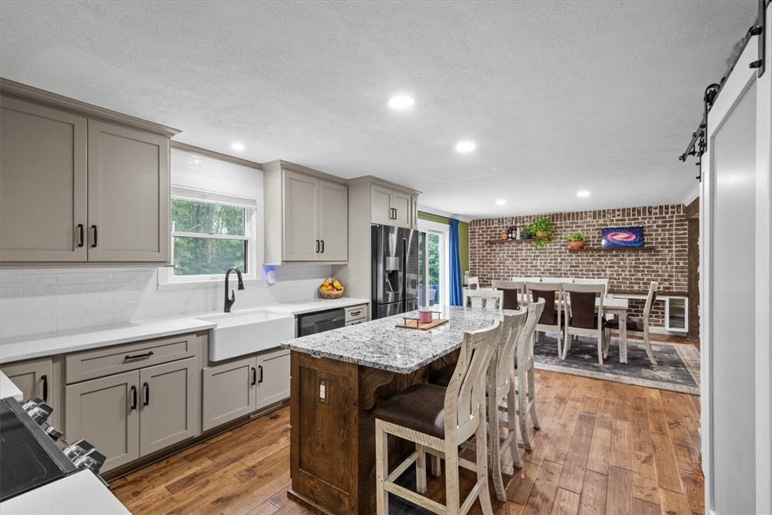 115 Shirley Ln