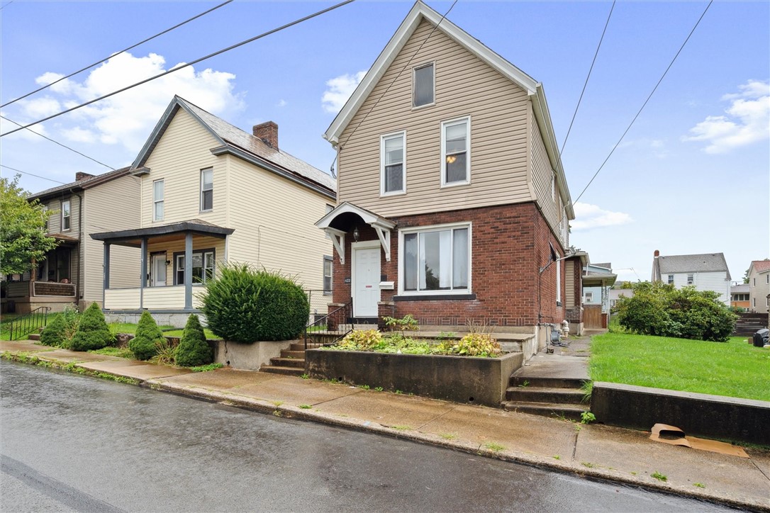 422 Guy St