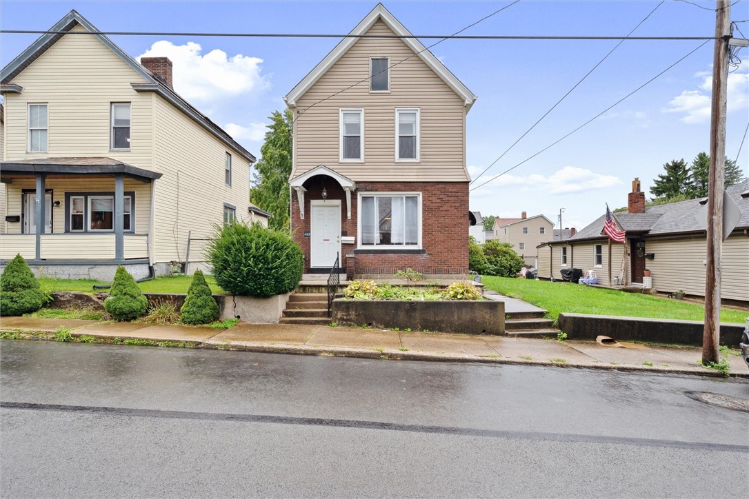 422 Guy St