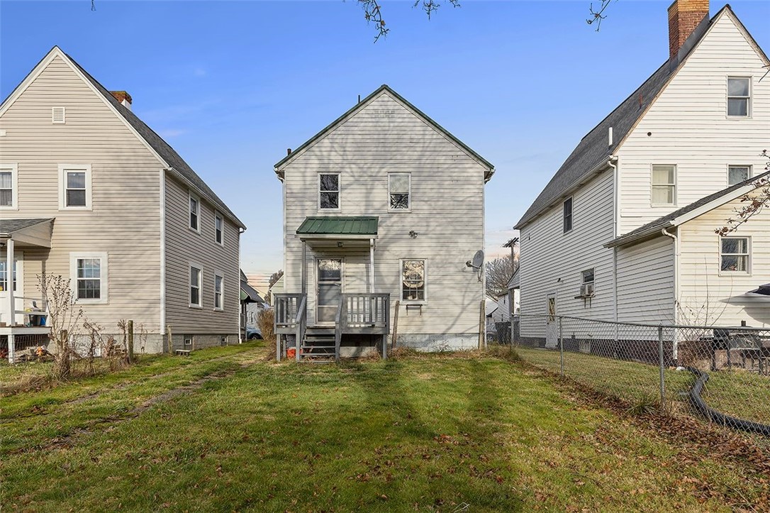 1809 Main St