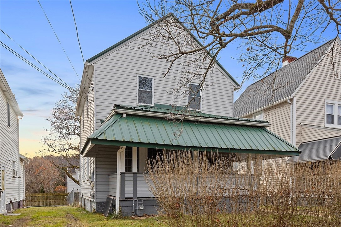 1809 Main St