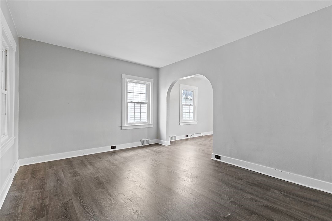 1809 Main St