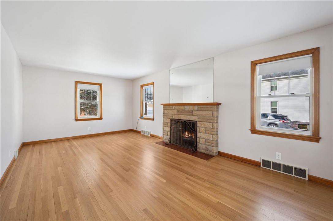 300 Smithfield St