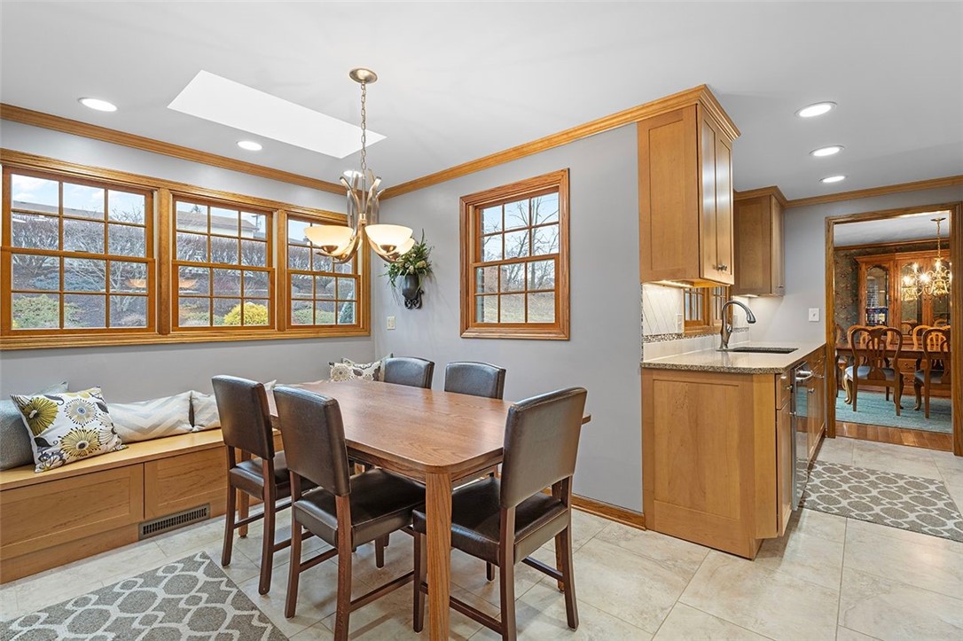 123 N Jamestown Rd