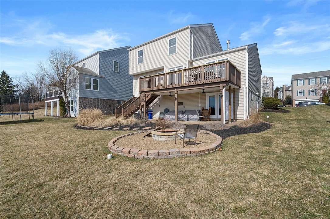 102 Oakwood Ln