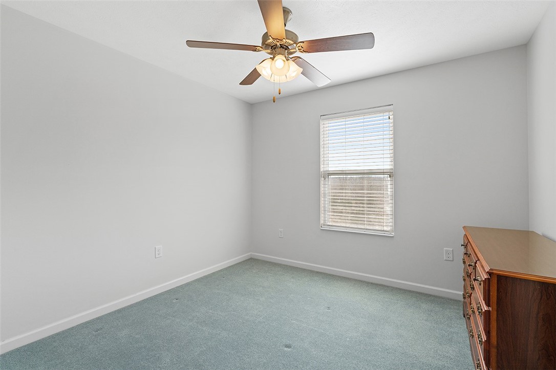 102 Oakwood Ln