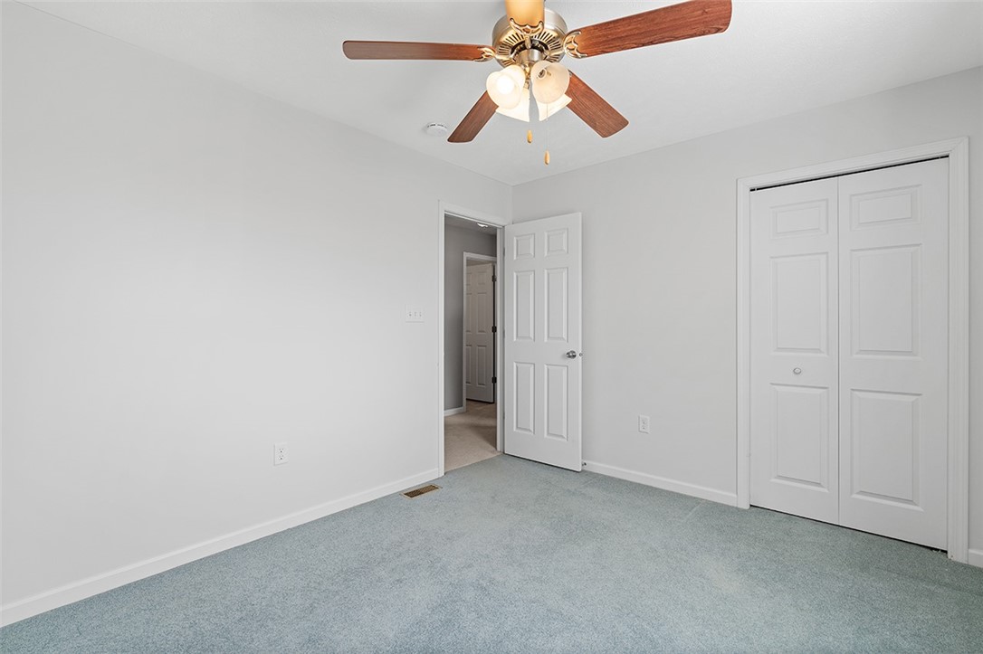 102 Oakwood Ln