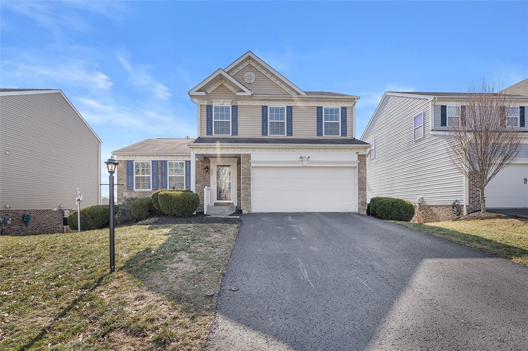 102 Oakwood Ln