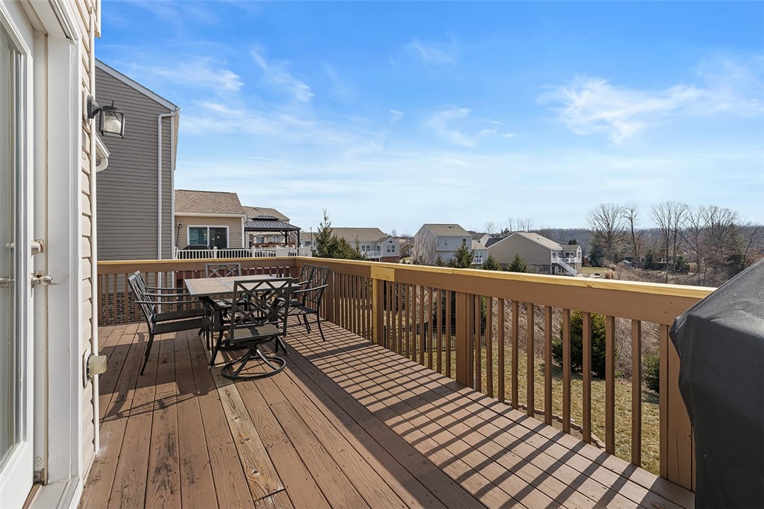 102 Oakwood Ln