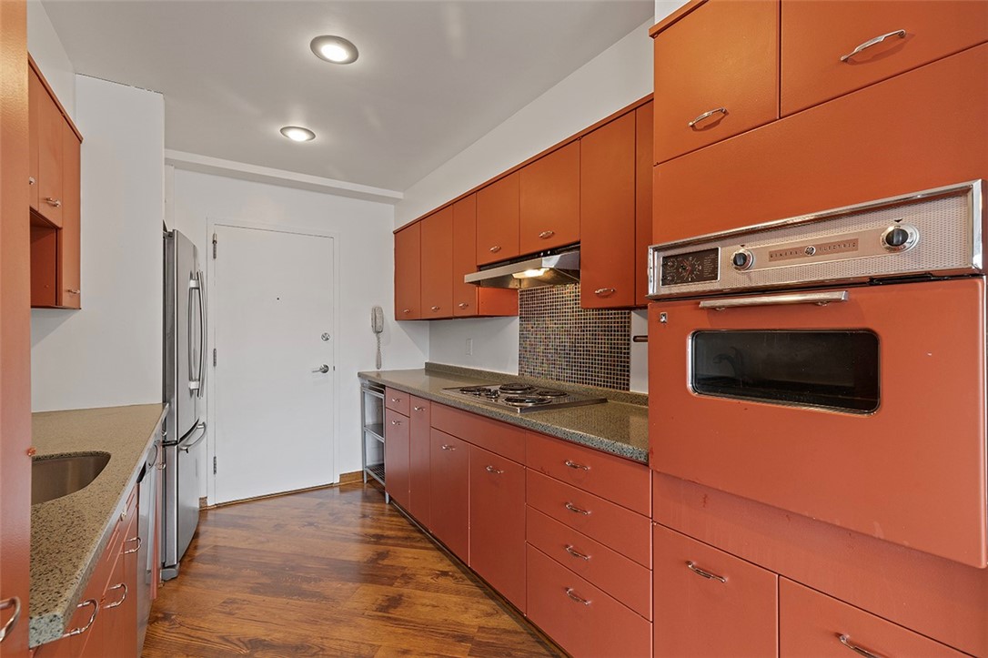 154 N Bellefield Ave 94