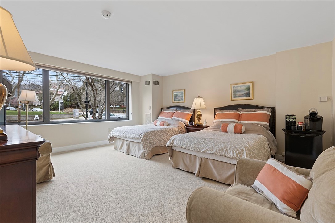 154 N Bellefield Ave 94