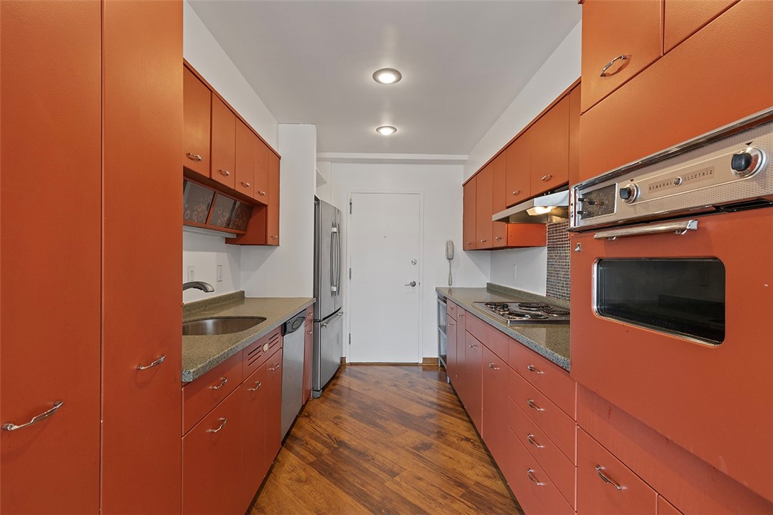 154 N Bellefield Ave 94