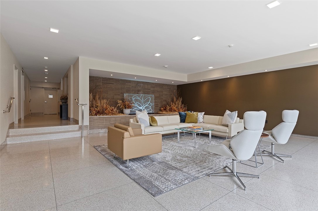 154 N Bellefield Ave 94