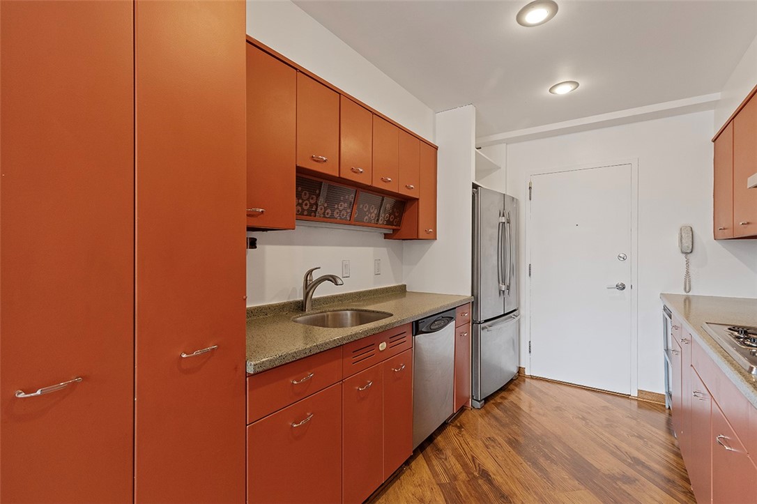 154 N Bellefield Ave 94