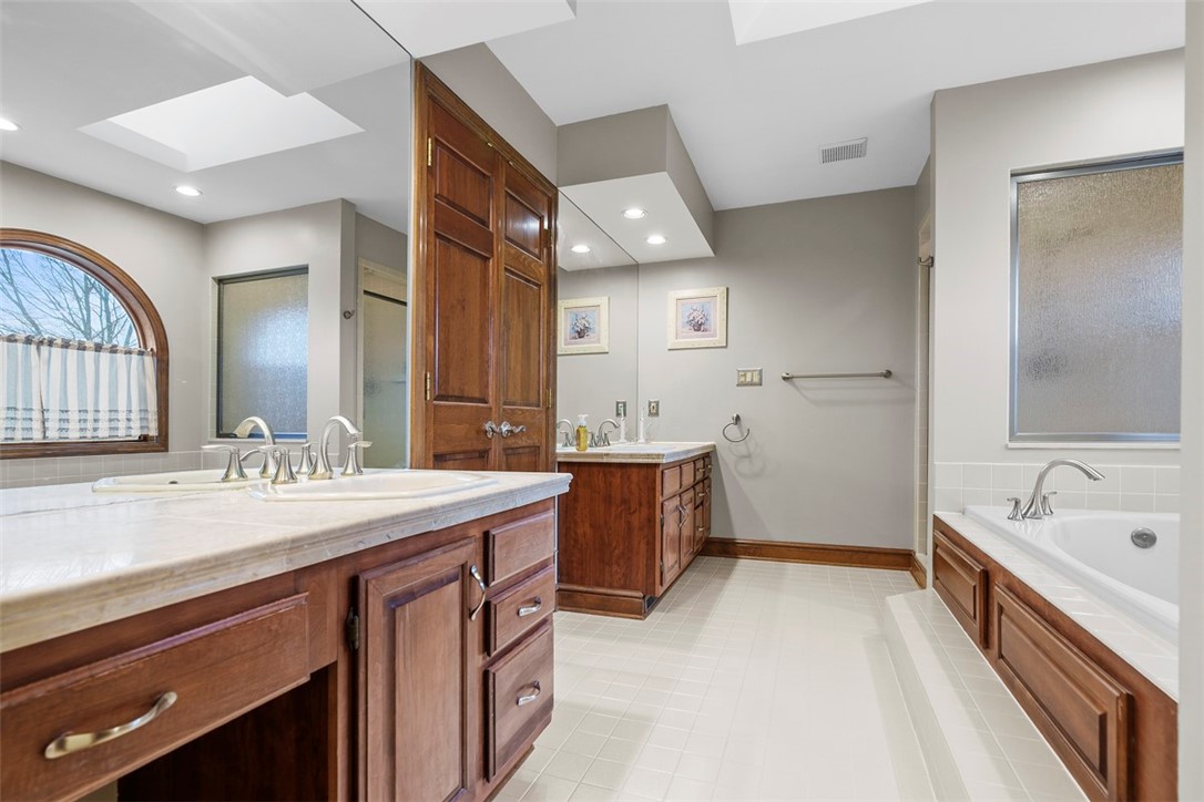 2305 Meadow Vue Dr