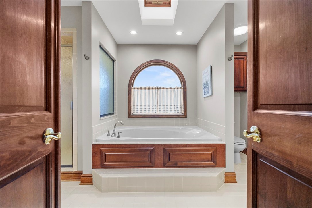 2305 Meadow Vue Dr