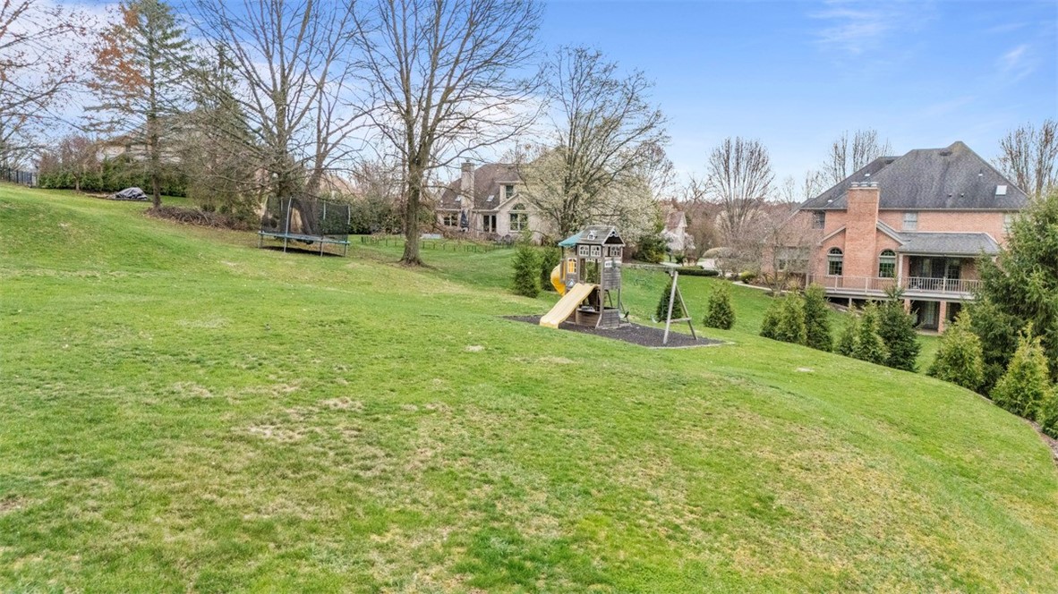 2305 Meadow Vue Dr