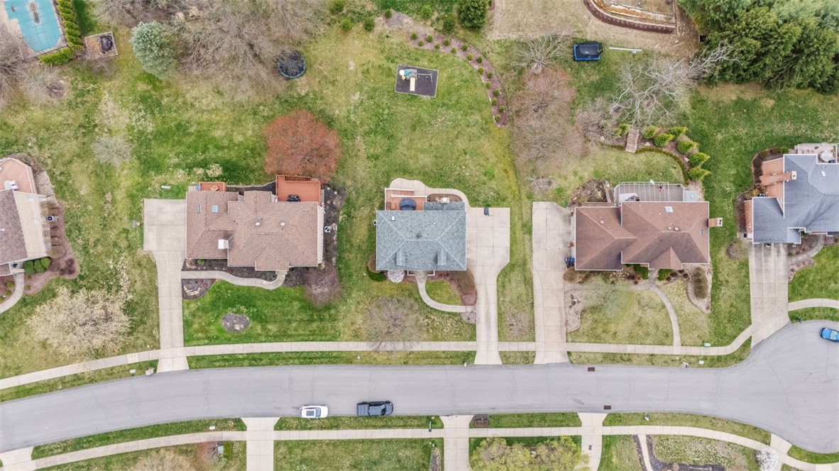 2305 Meadow Vue Dr