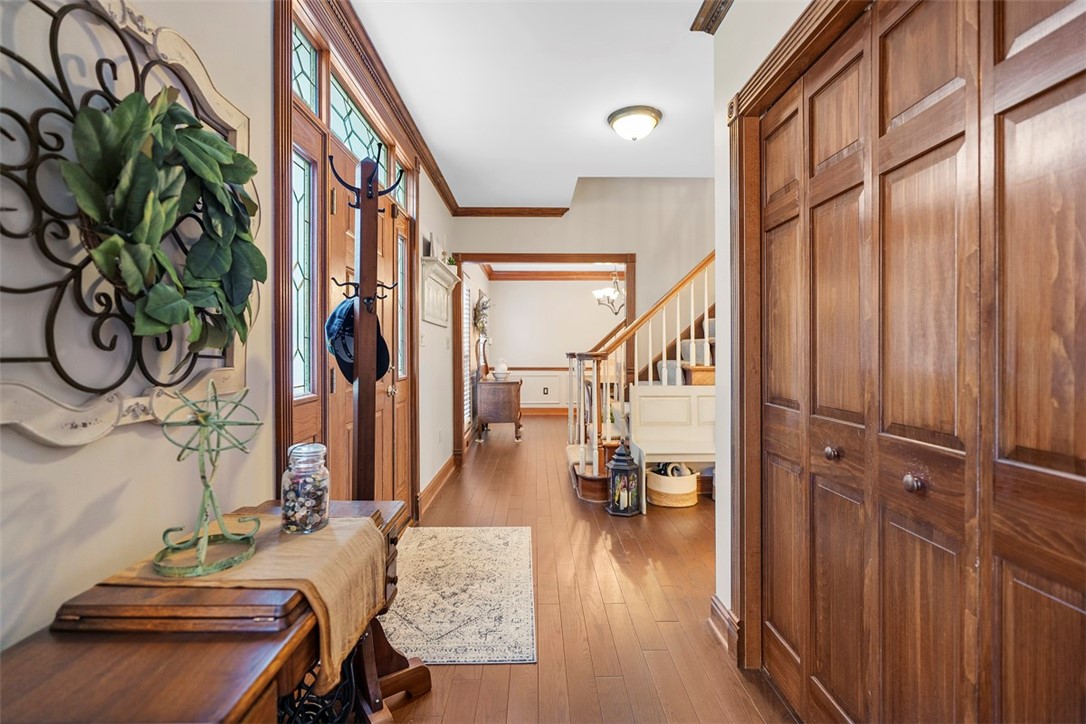 2305 Meadow Vue Dr