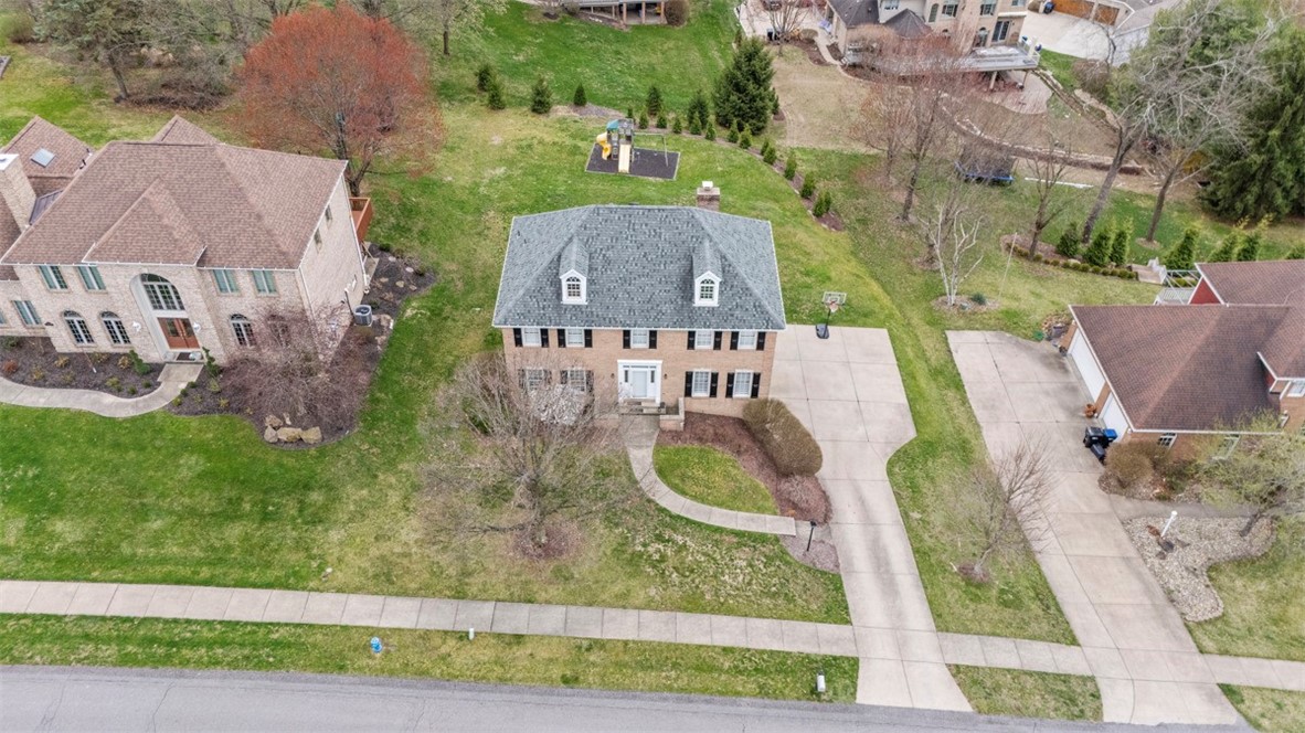 2305 Meadow Vue Dr