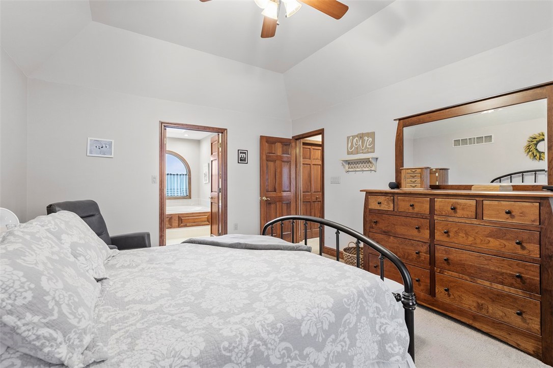 2305 Meadow Vue Dr