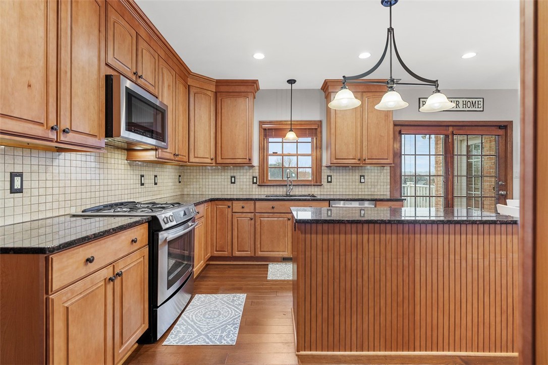 2305 Meadow Vue Dr