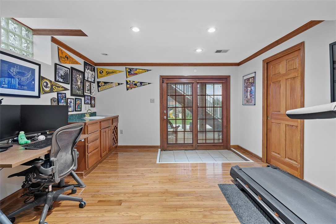 2305 Meadow Vue Dr