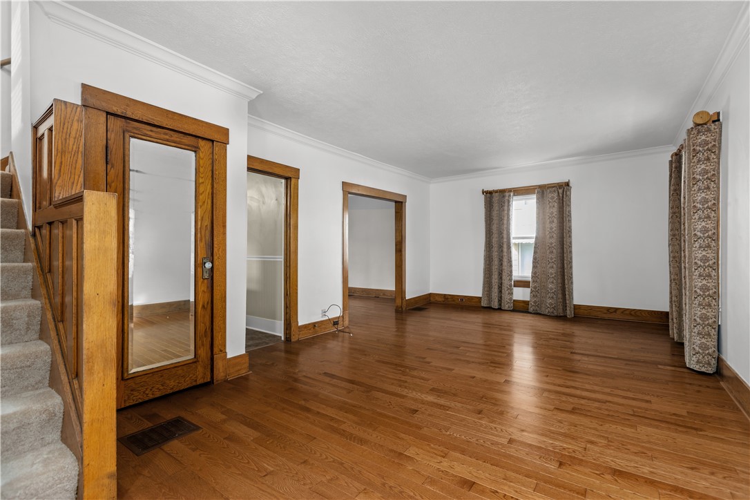 803 Superior St