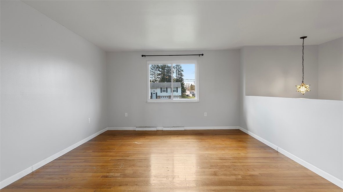 127 Bainbridge Dr