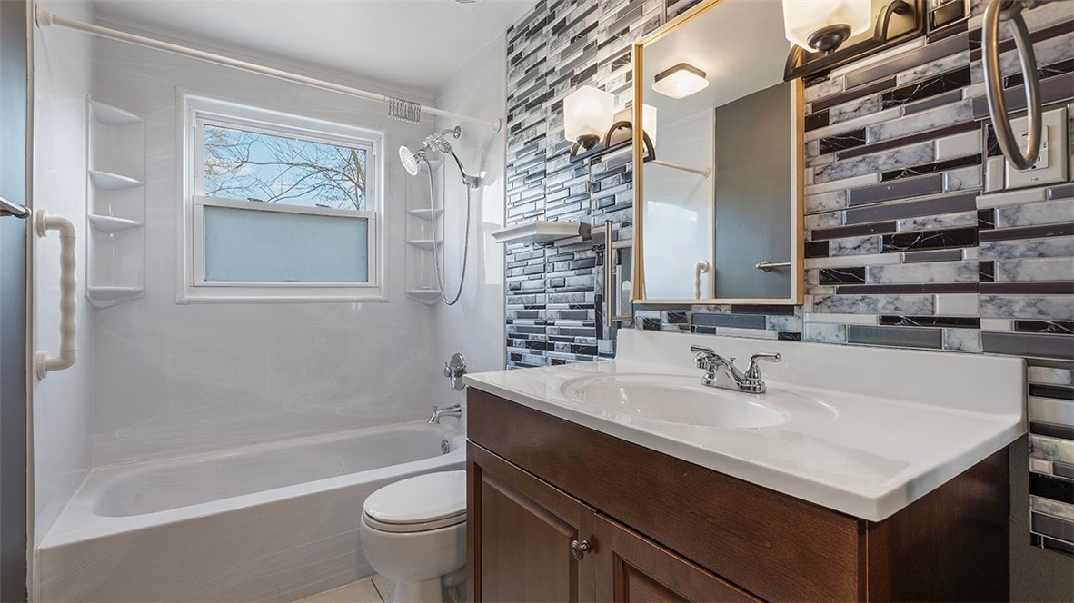 127 Bainbridge Dr