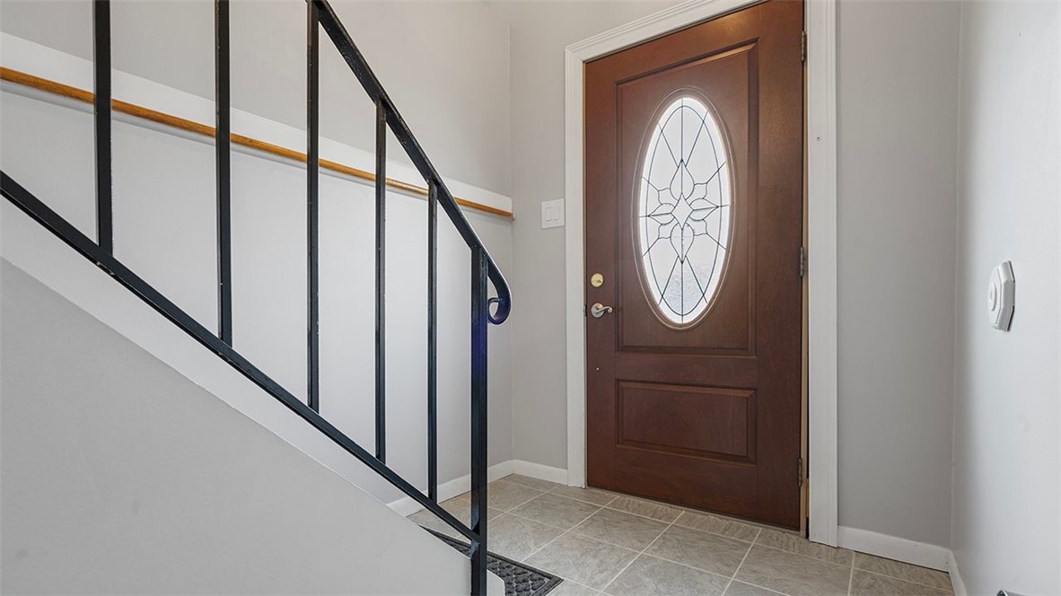 127 Bainbridge Dr