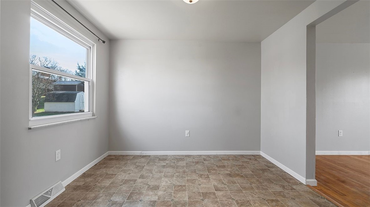 127 Bainbridge Dr