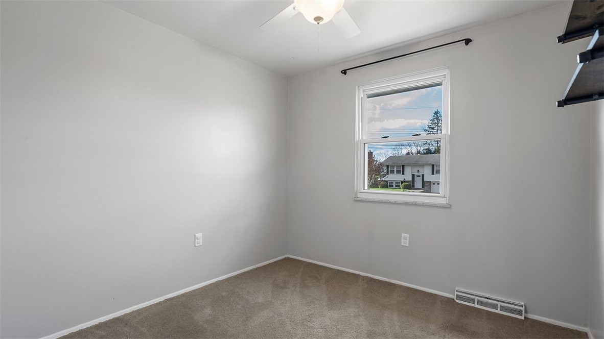 127 Bainbridge Dr