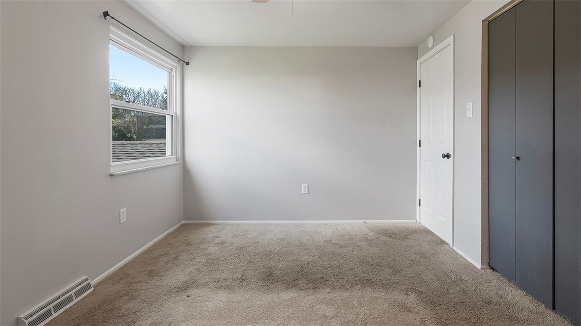 127 Bainbridge Dr