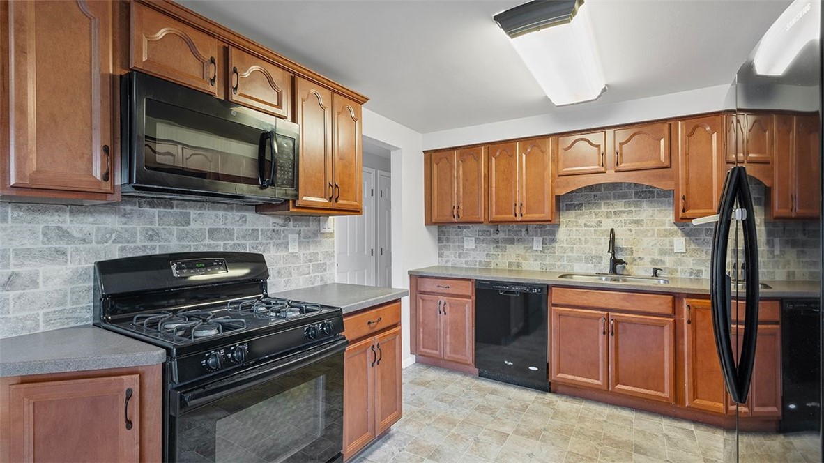 127 Bainbridge Dr