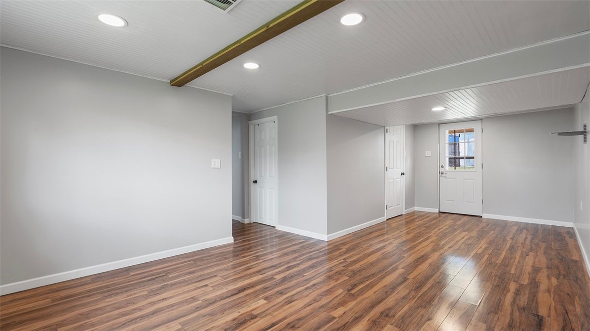 127 Bainbridge Dr