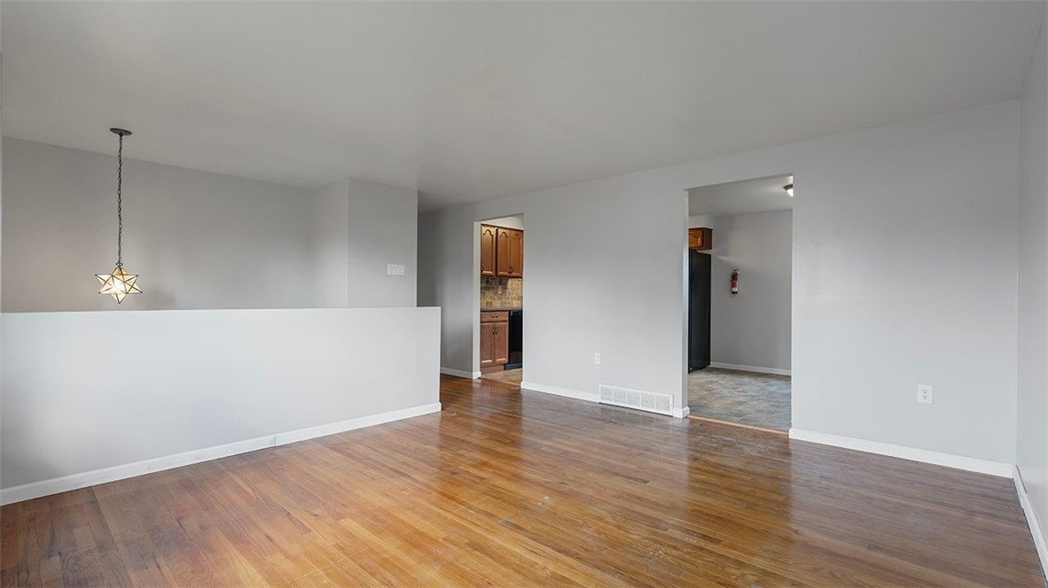 127 Bainbridge Dr