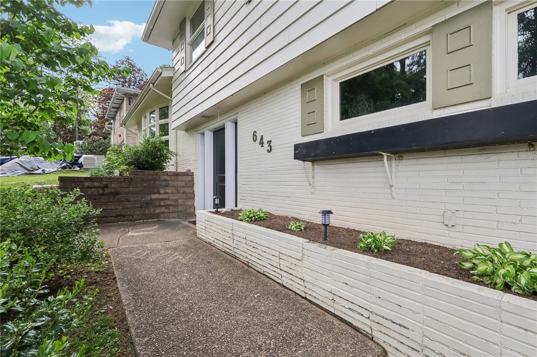 643 Croyland Ave