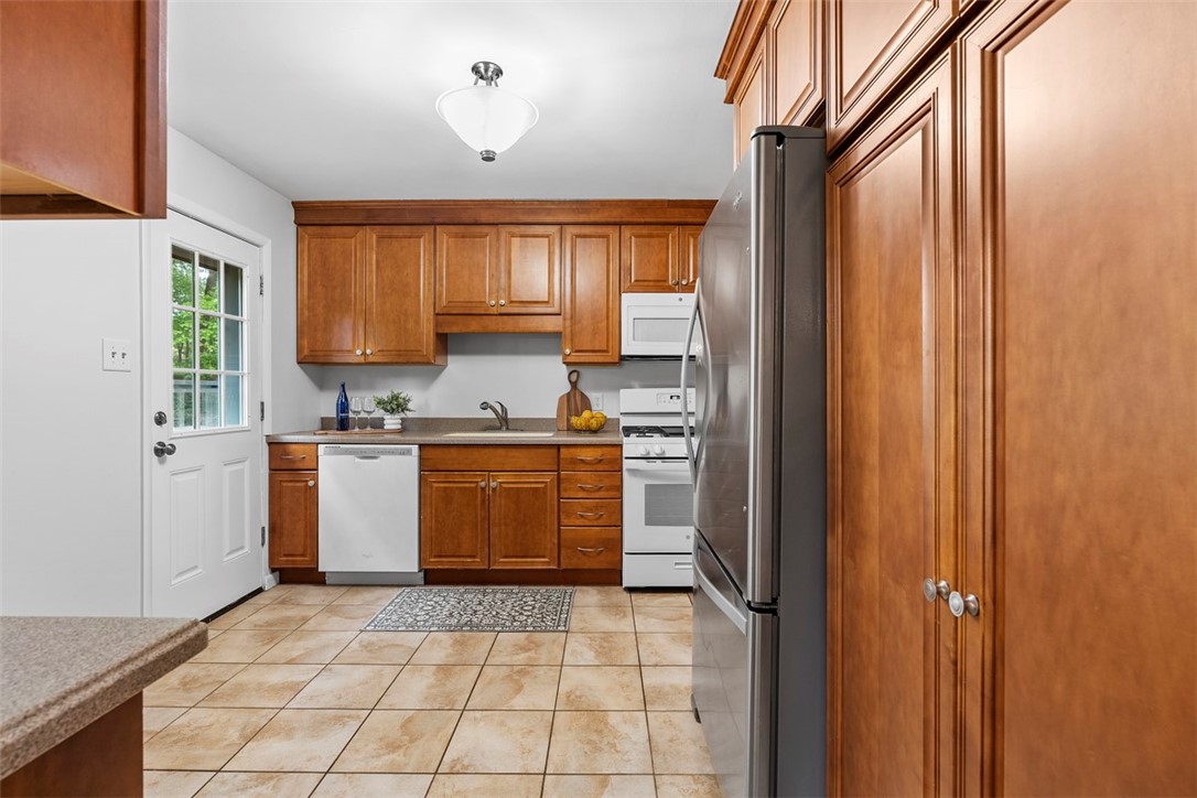 109 Meadowvue Dr